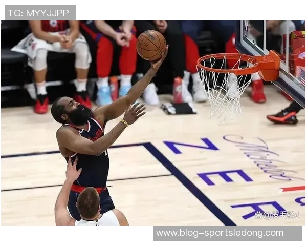 祖巴茨盛赞哈登为最佳大个子控卫哈登幽默回应引发网友热议